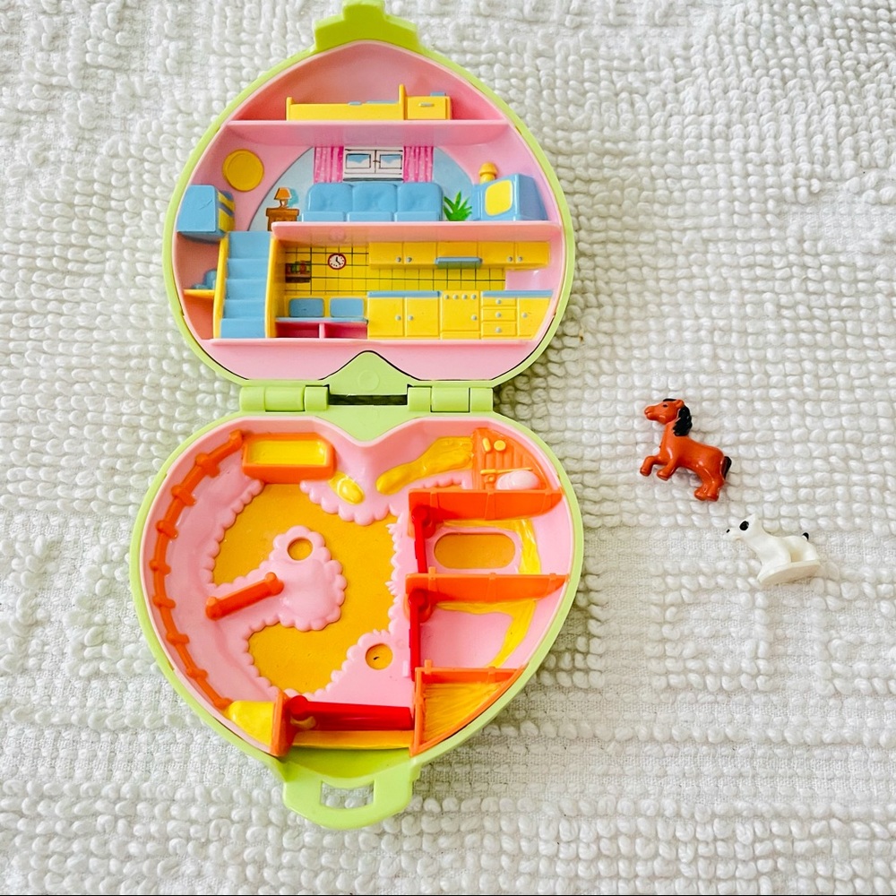 Vintage 1989 Polly Pocket Horse Stables and House